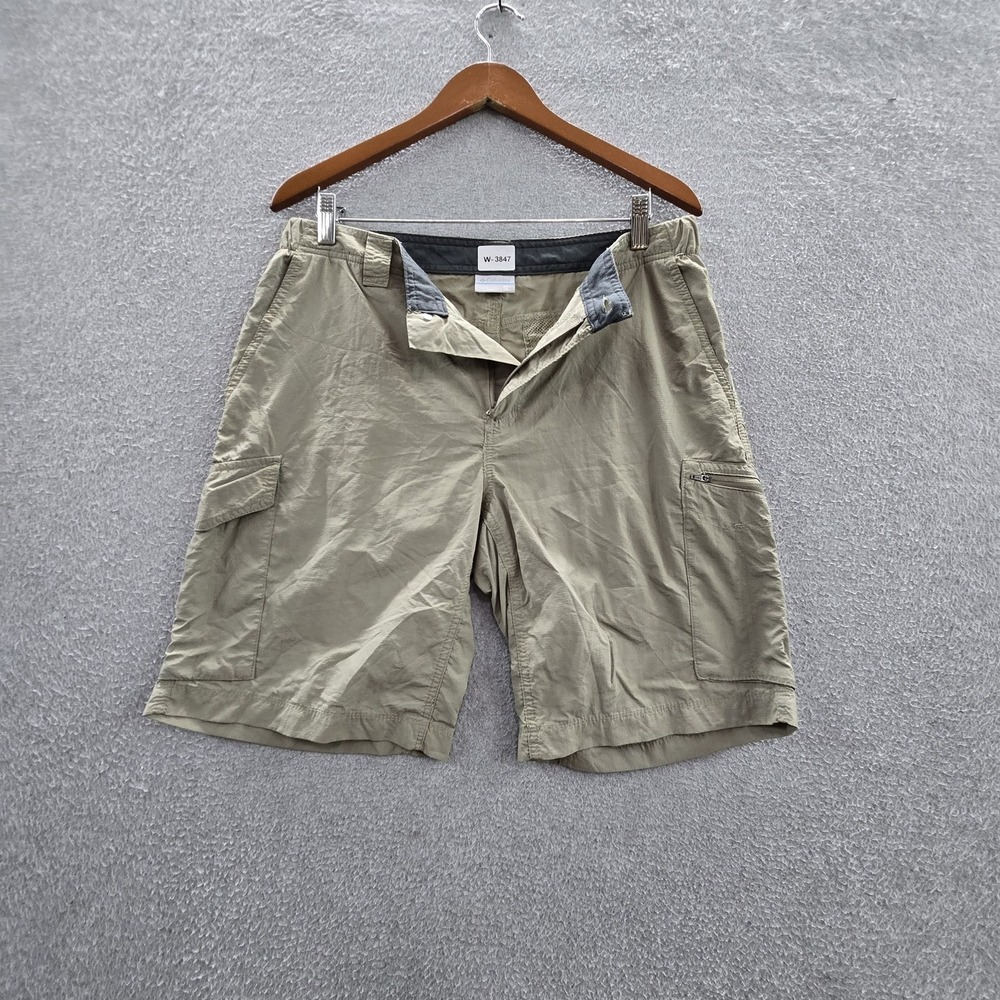 Columbia Men Activewear Shorts 34W 10L Khaki Nylon Polyester Cargo Button